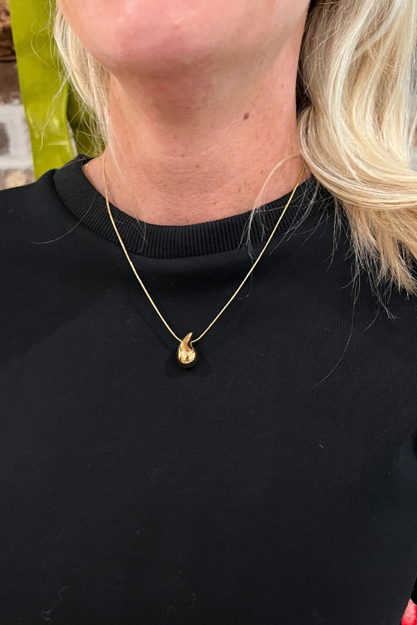 Puffy Teardrop necklace
