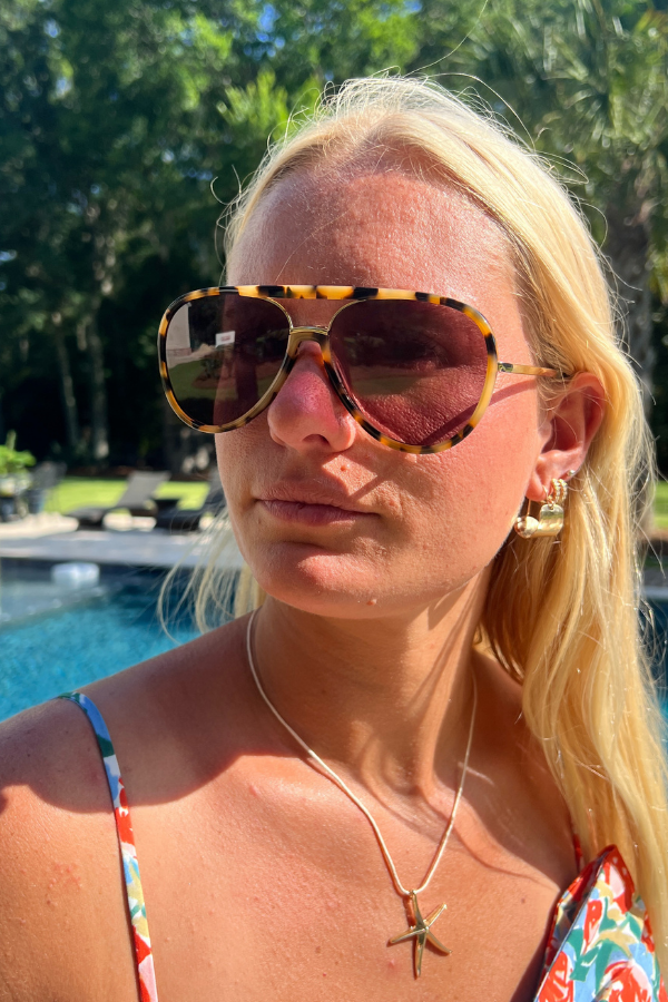 Shay sunglasses, milky tortoise/brown by Freyrs
