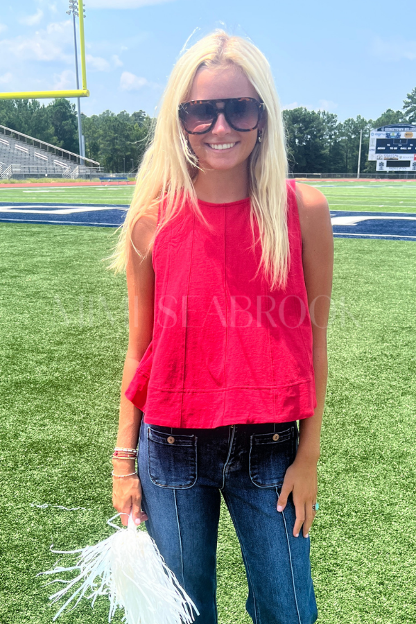 Benoni top, red