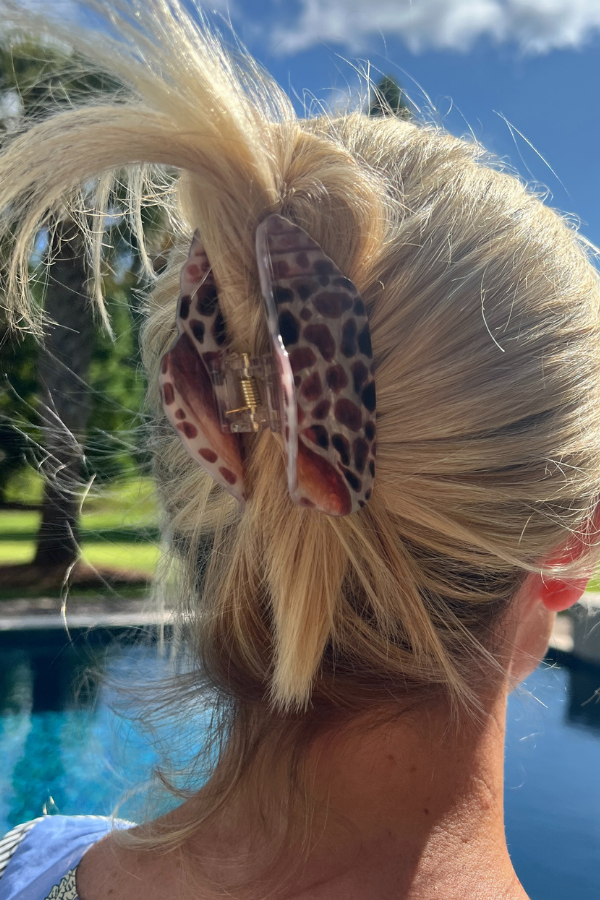 Brucie hair claw clip, brown