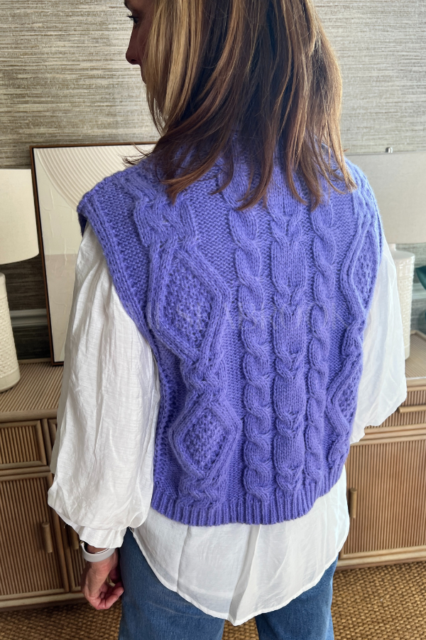 Diora sweater vest iris