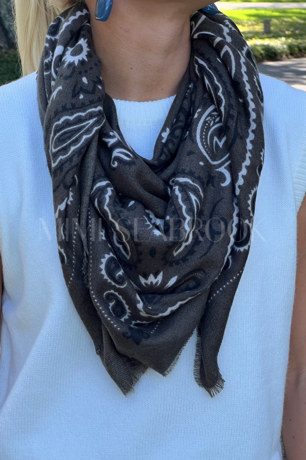 Fallon scarf, army green