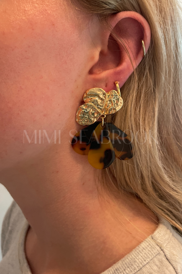 Larch earrings, tortoise