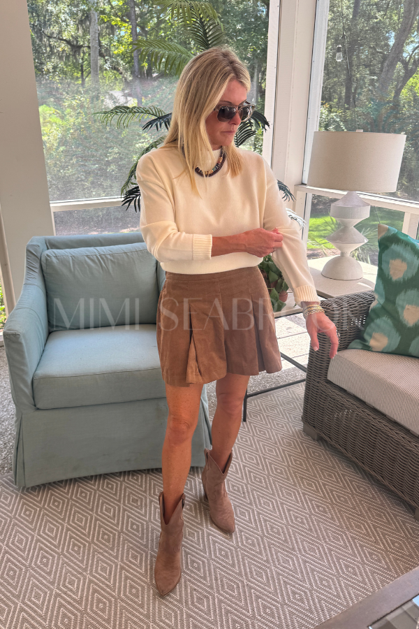 Molly pleated shorts