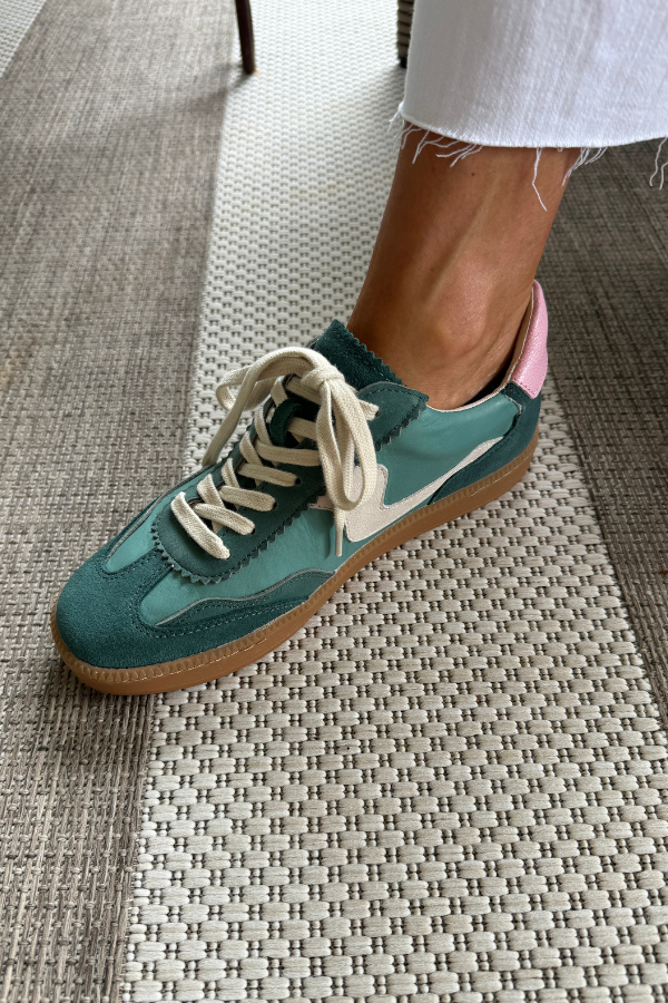 Notice sneakers, green suede by Dolce Vita