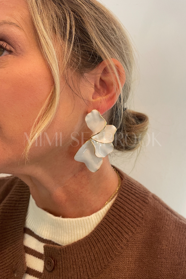 Songbird earrings, white