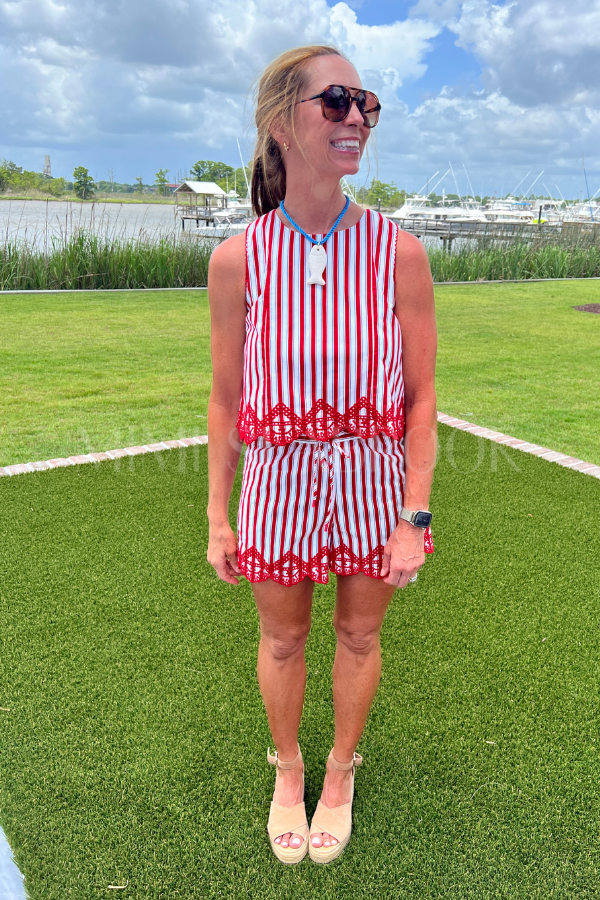 Stetson top, red white