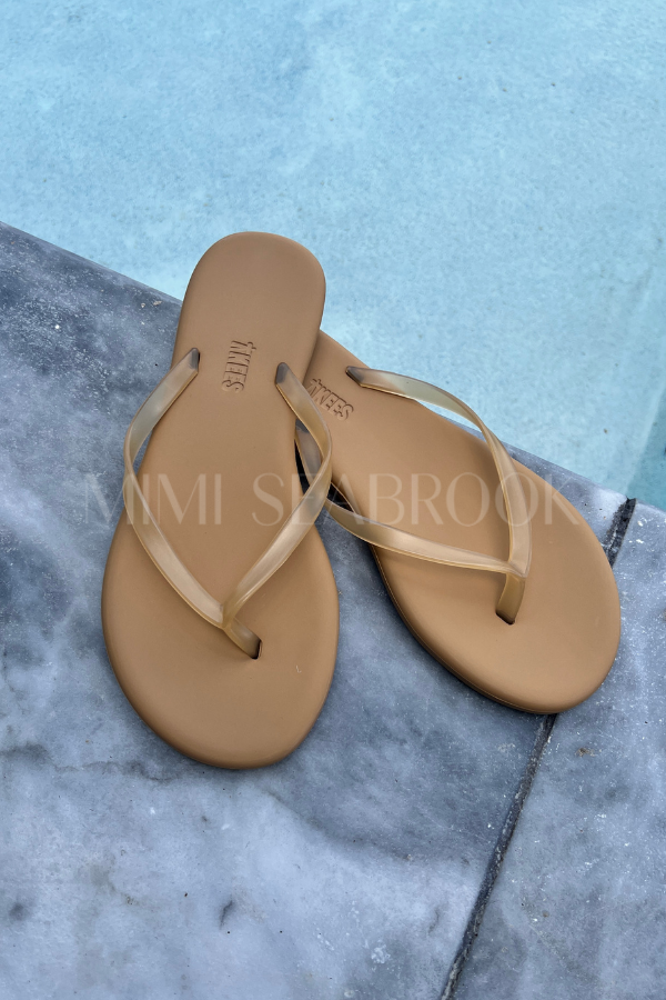 TKEEs Aqua flip flops, sand