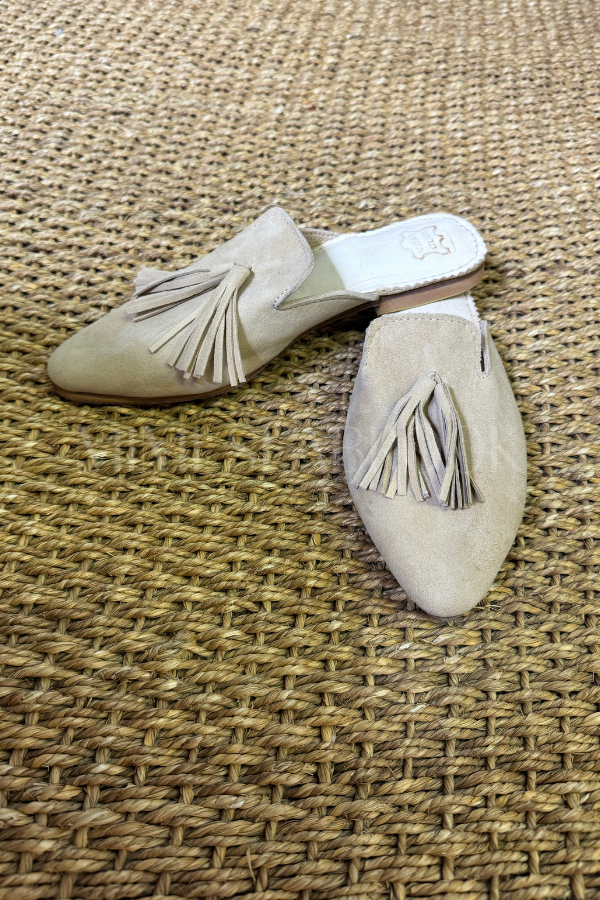 The Essential Slide, taupe