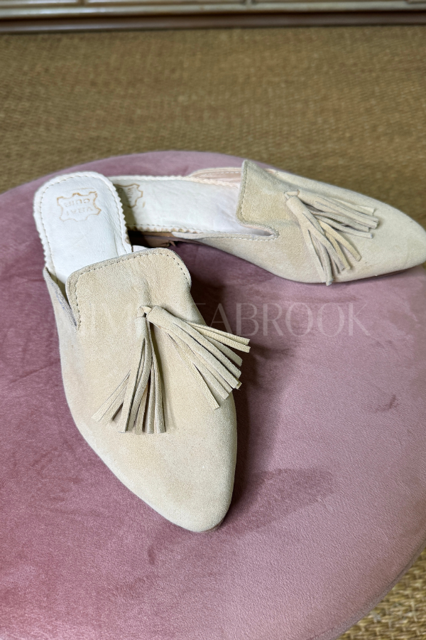 The Essential Slide, taupe